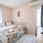 къщата с чешмата Apartment *