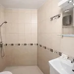 къщата с чешмата