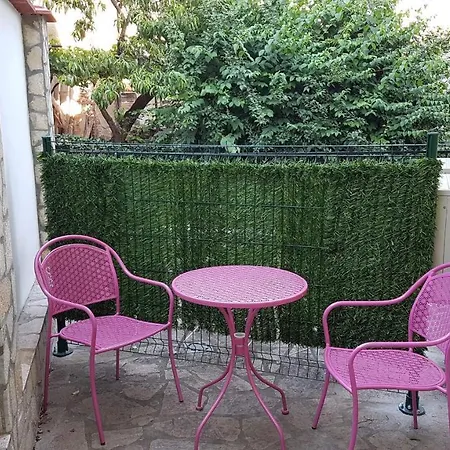 къщата с чешмата