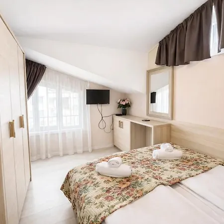 къщата с чешмата Apartment *